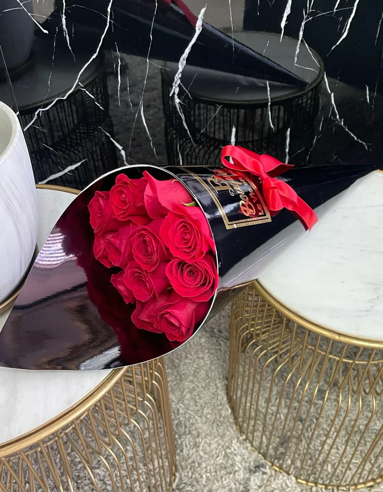 Cono de 12 rosas 3