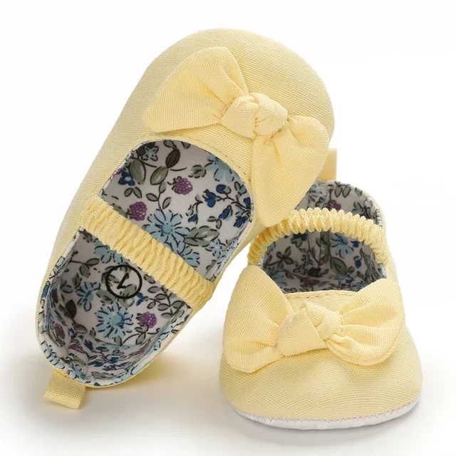 ZAPATITOS Z AMARILLO LAZO 2