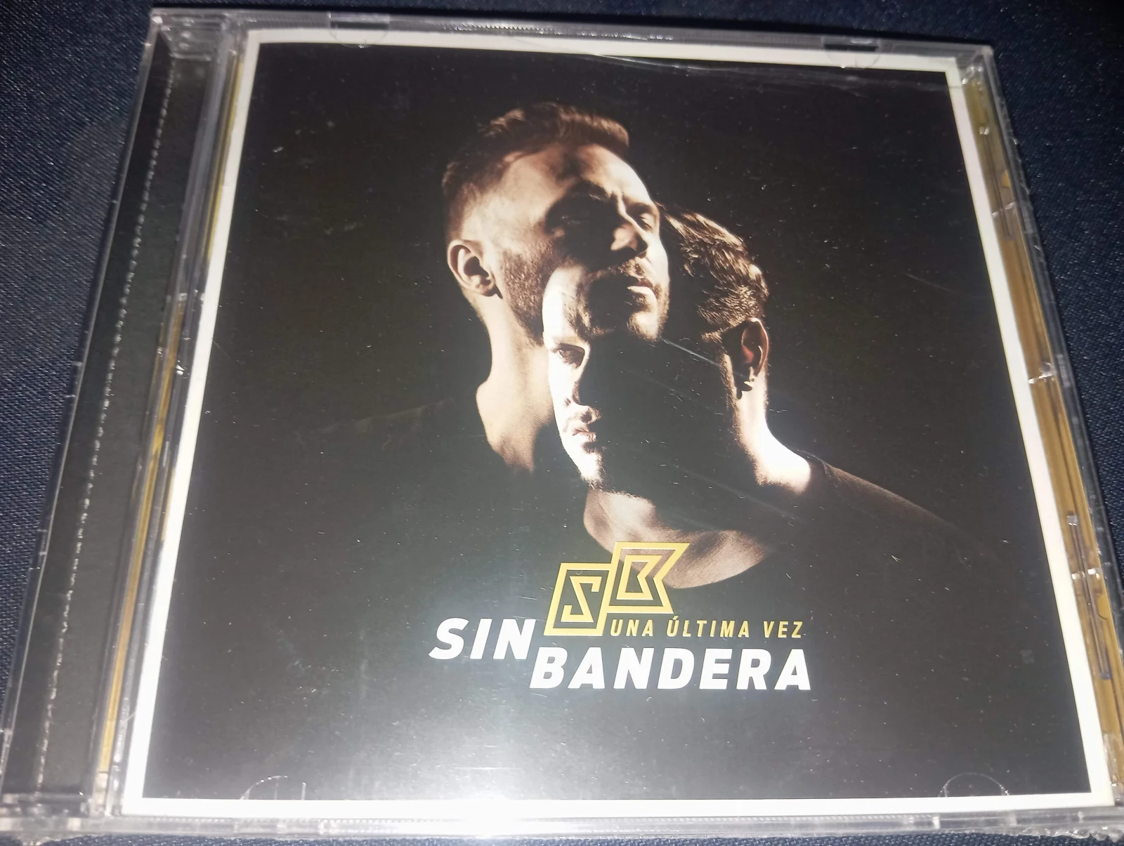 Sin Bandera - Una Ultima Vez (ARGENTINA)
