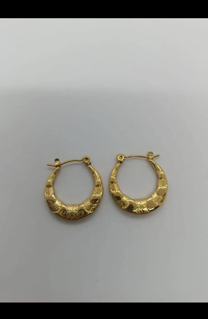 Zarcillos con diseños casuales  6