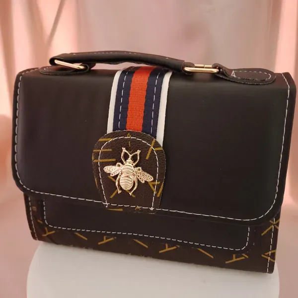 Carteras y bolsos ✨