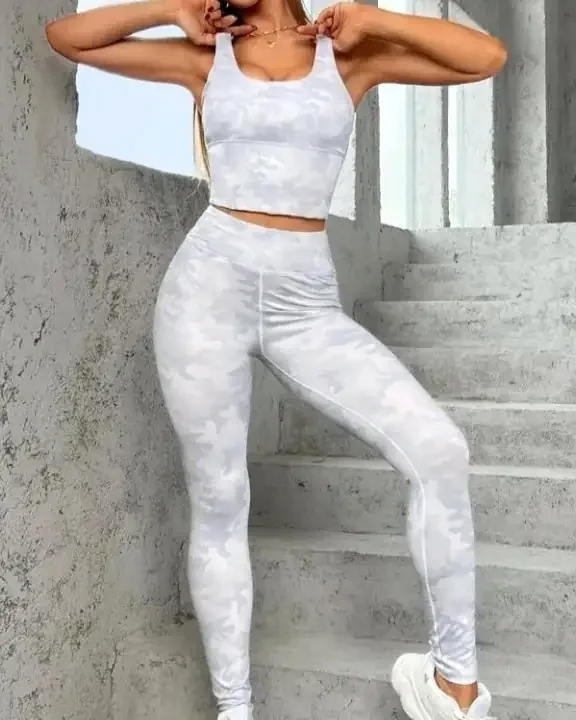 Conjunto deportivo gris 4