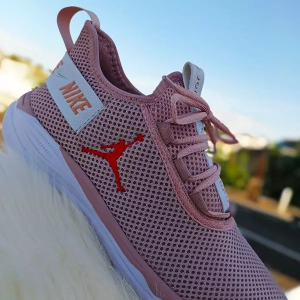 Nike 2