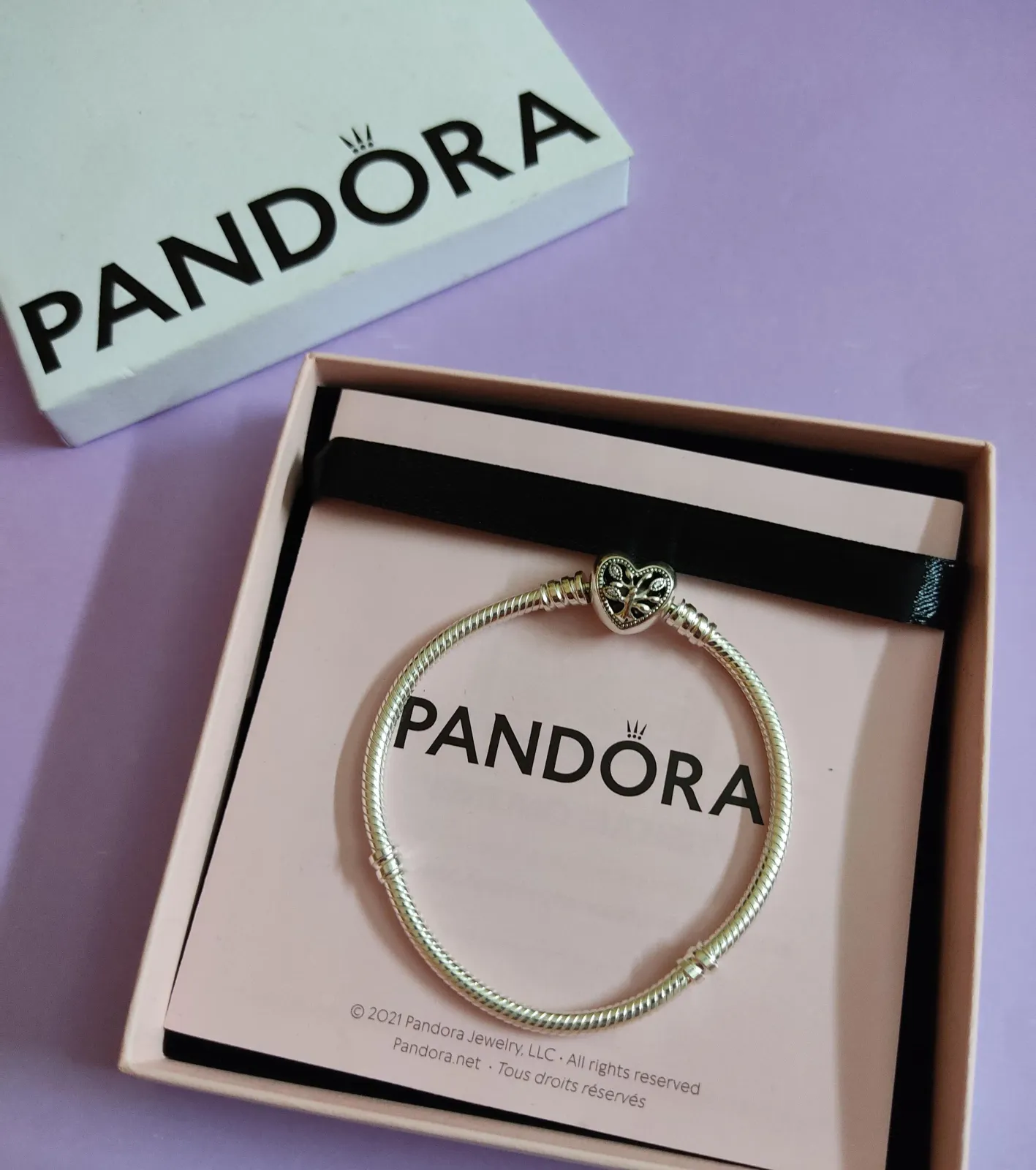 Pandora Moments Family Tree Heart Clasp bracelet 