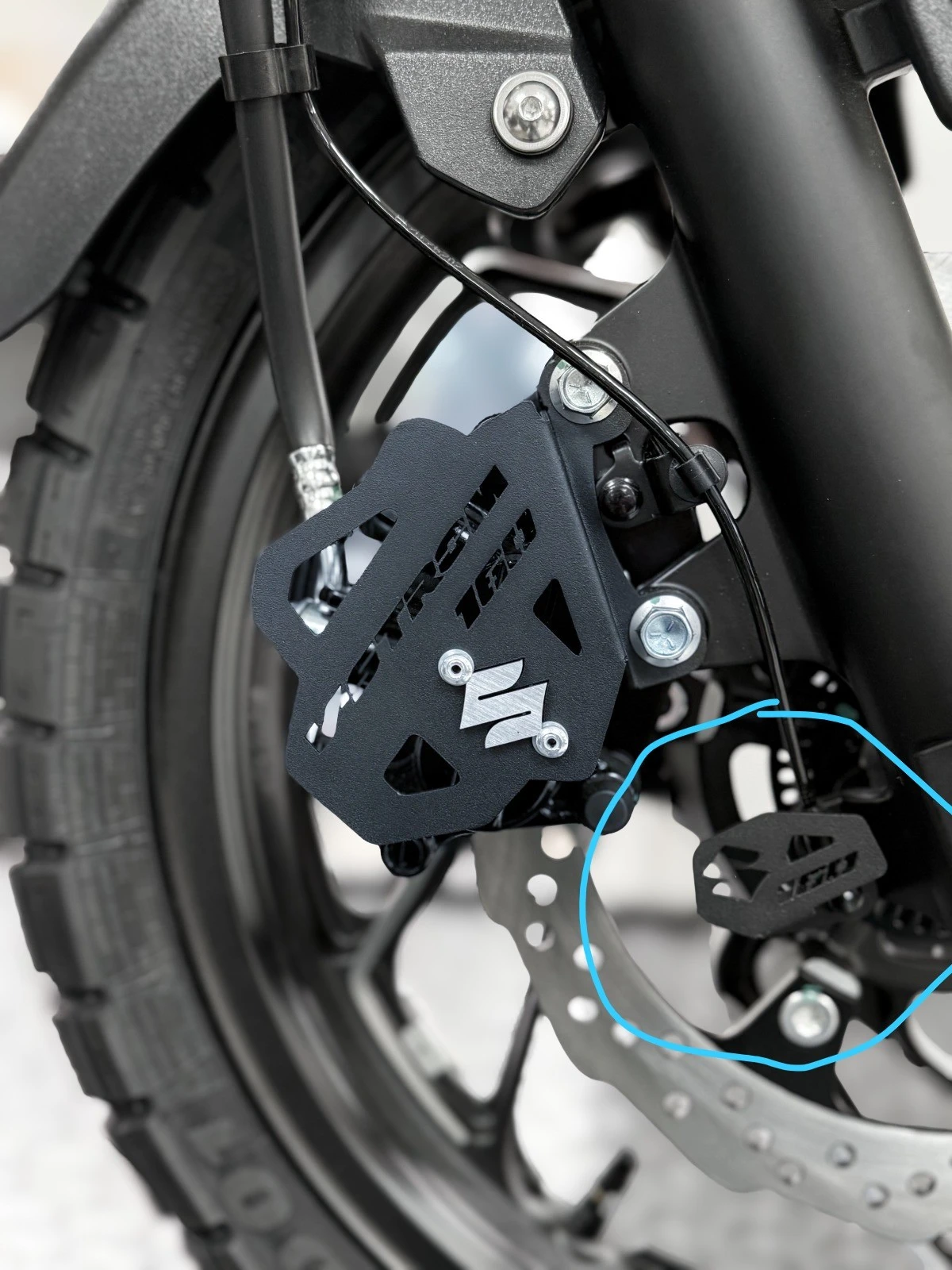  V STROM 160 V STROM 250 GIXXER 150 GIXXER 250 GSXR-S 150 Protector ABS acero negro ML 2