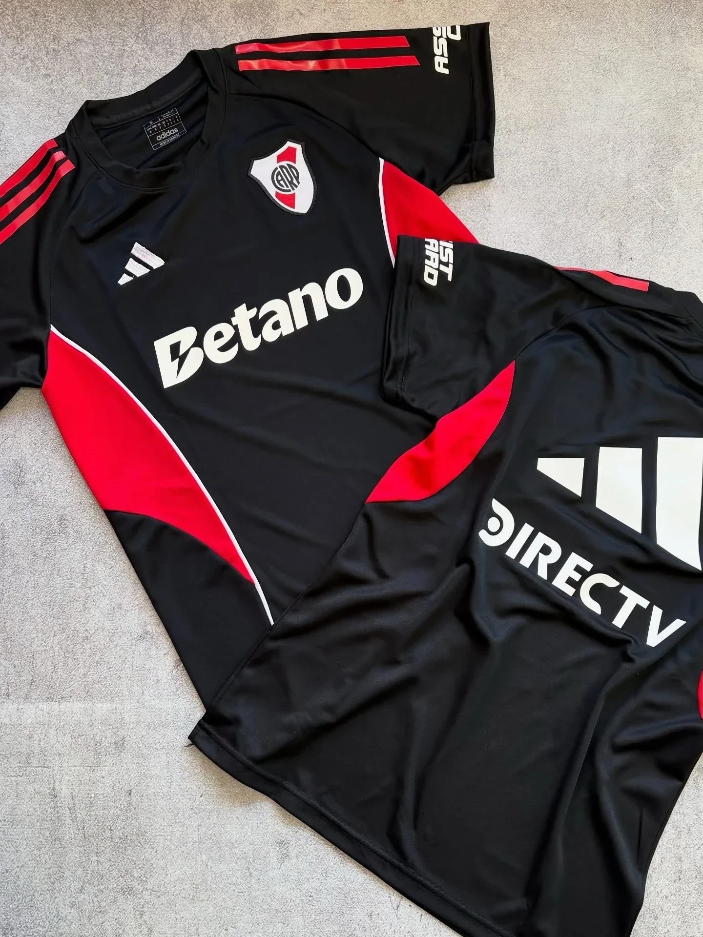 CAMISETAS ENTRENAMIENTO RIVER  2
