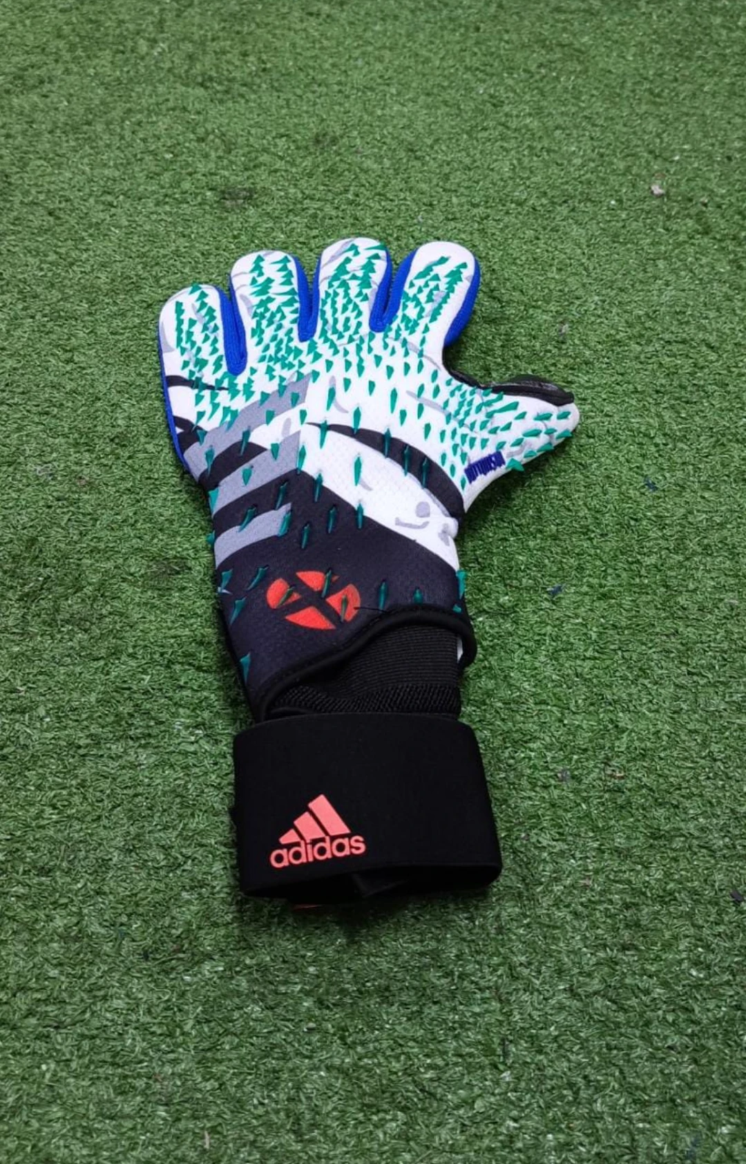 GUANTES PREDATOR  3