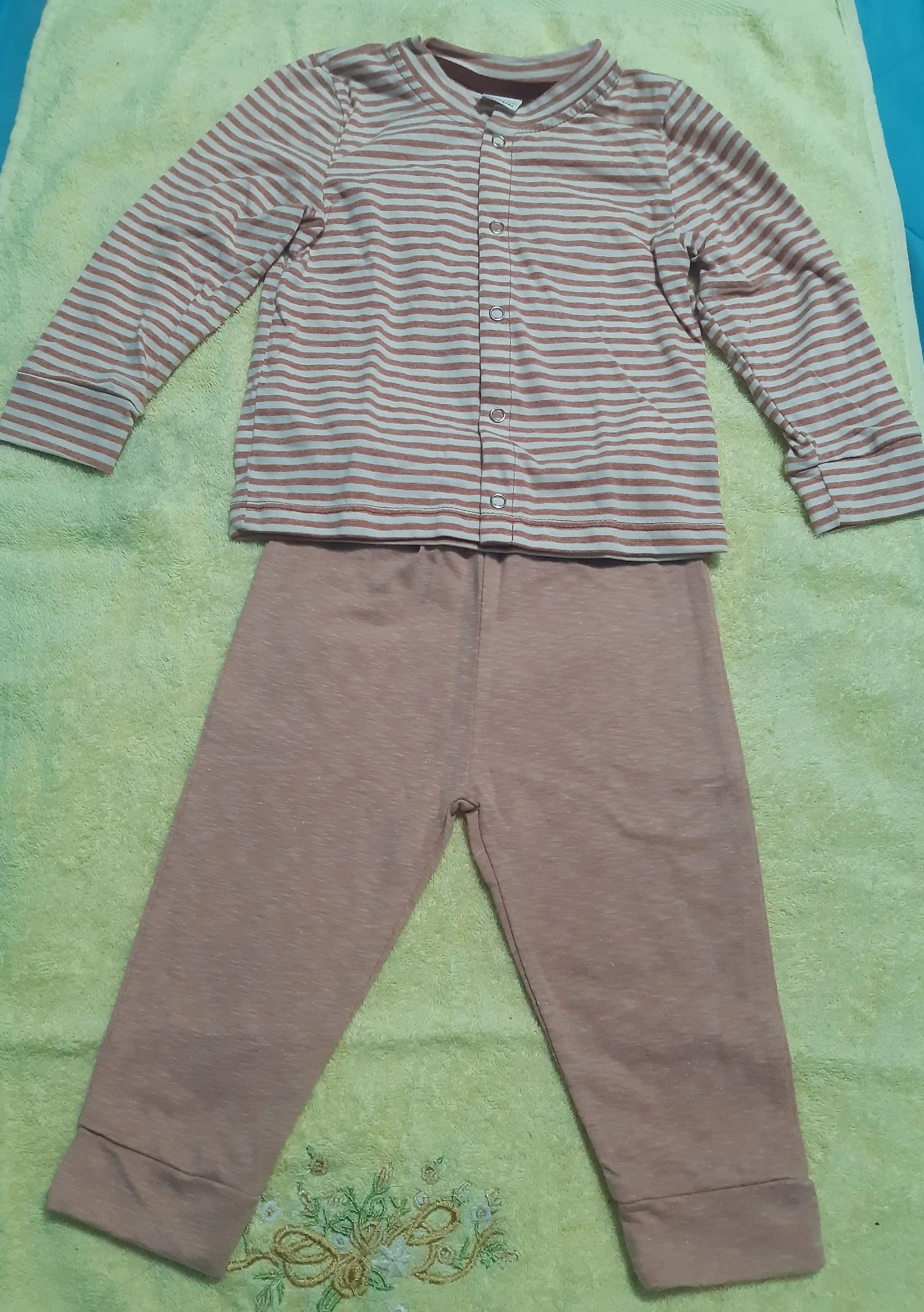 Terno bebe pantalon y saquito 