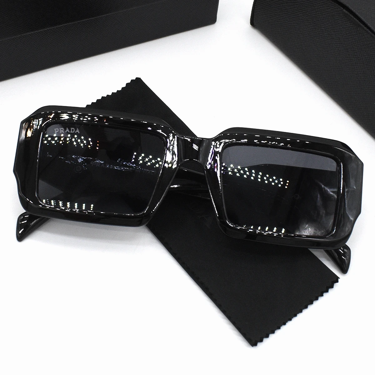 Lentes de Sol Prada SPR08Y 4