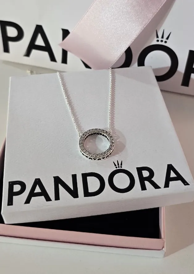 Pandora circle of Sparkles silver necklace