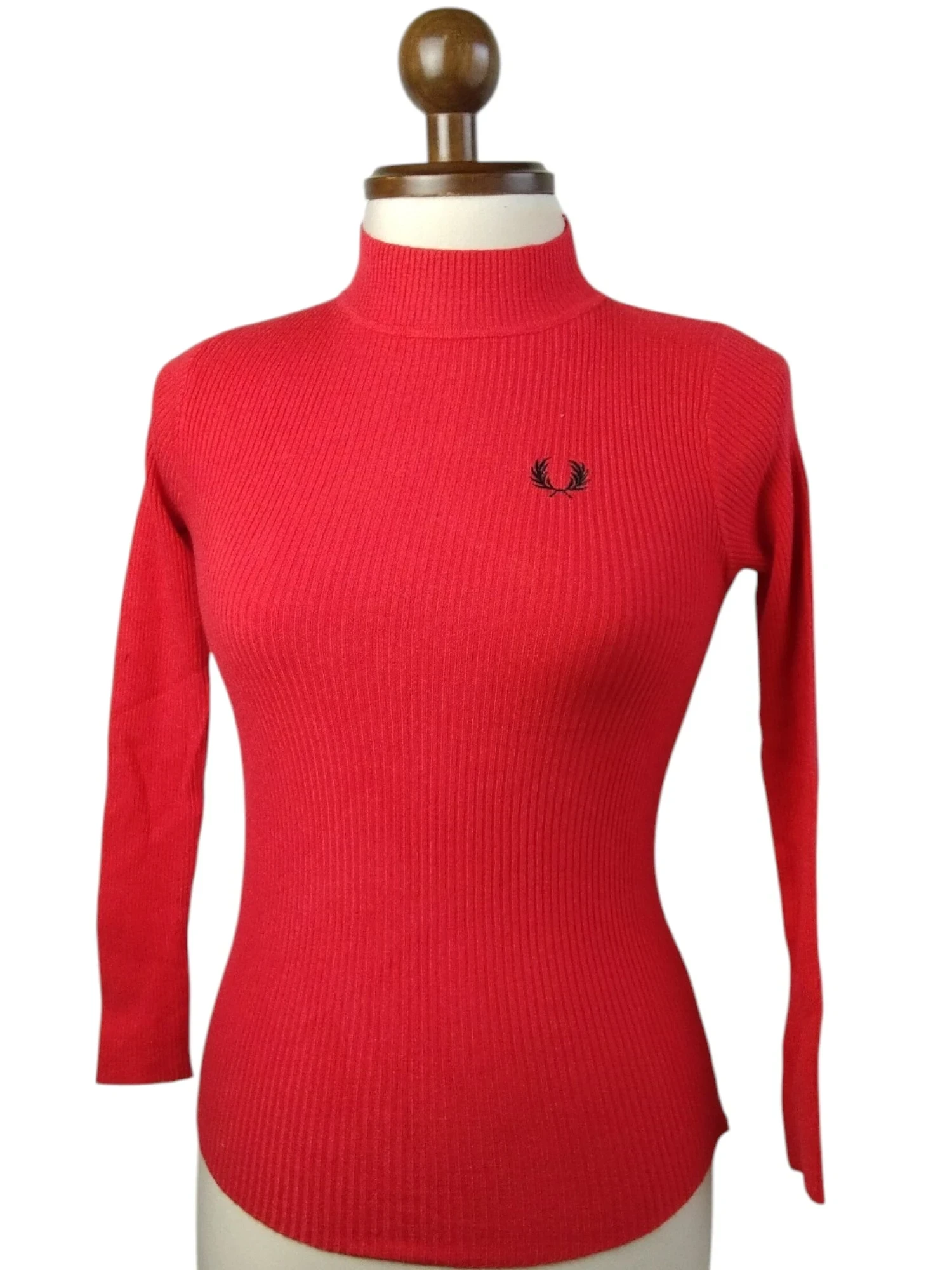 Buso tejido cuello alto rojo 
