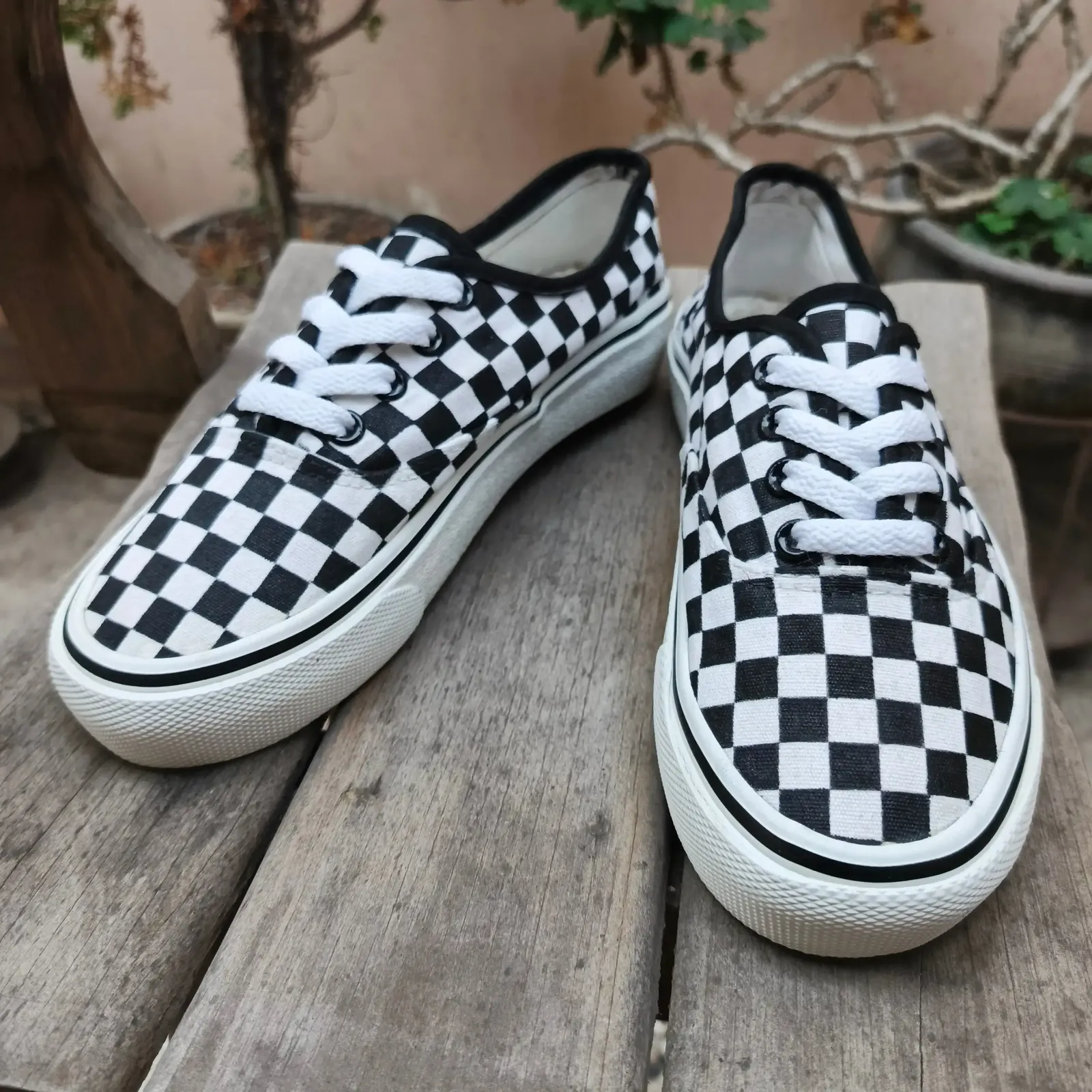 Vans 2