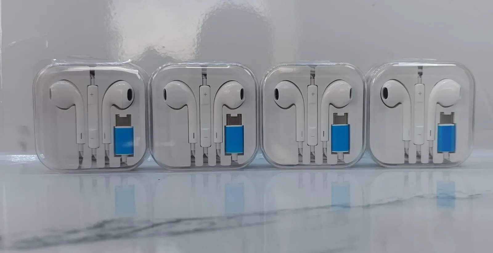 Manos libres iPhone tipo C y marca universal con mando de volumen 