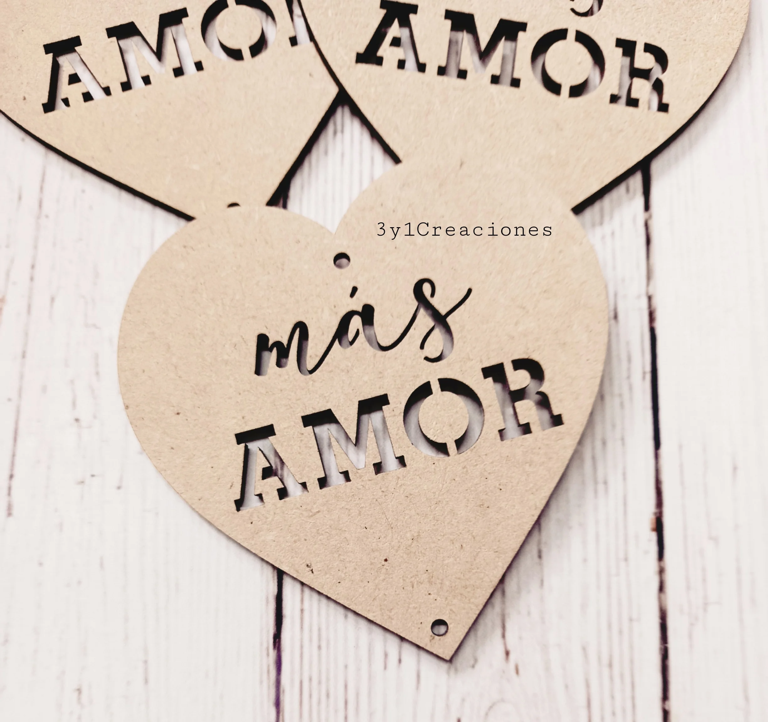 FIGURA CORAZÓN CALADO MÁS AMOR