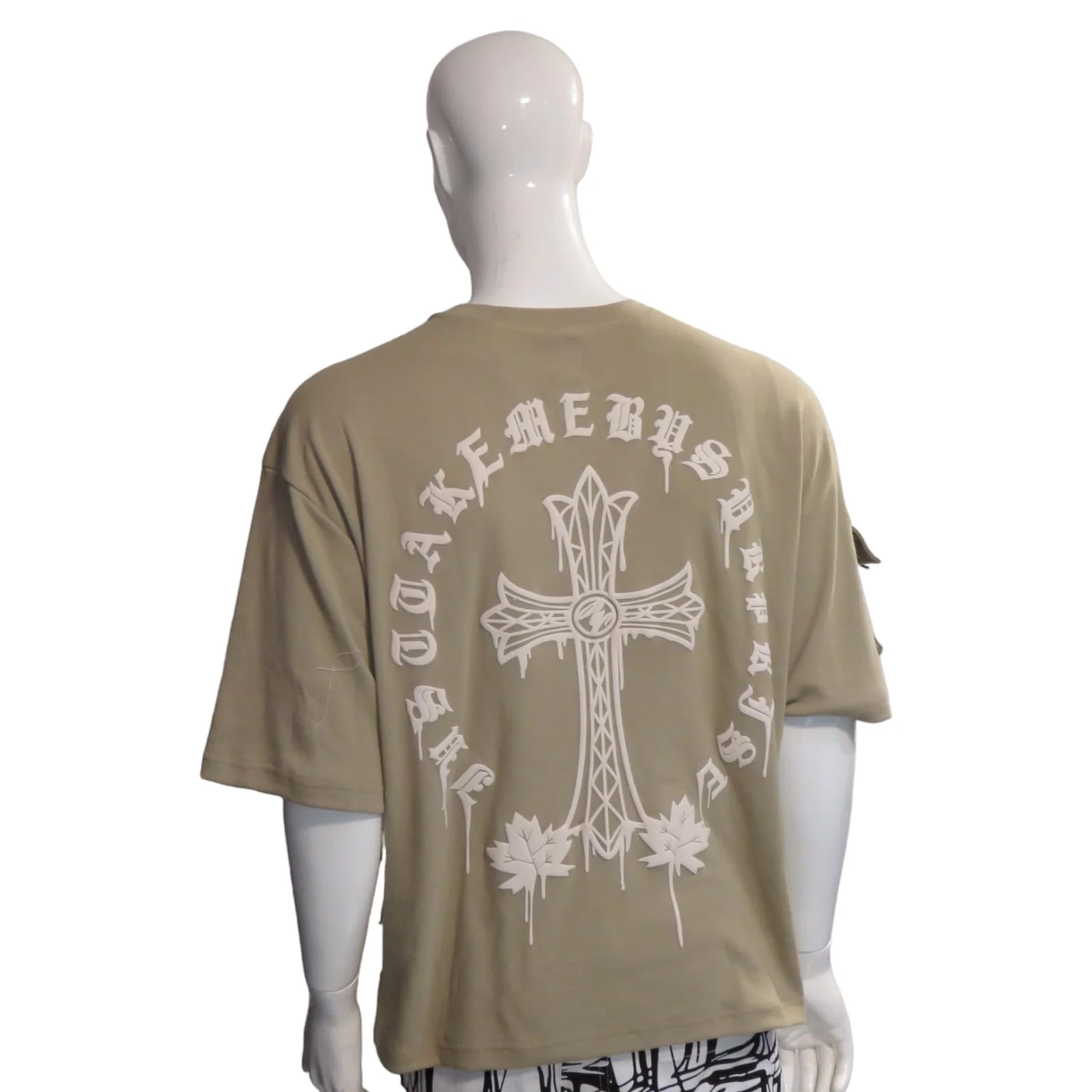 Playera beige de bolsas 3