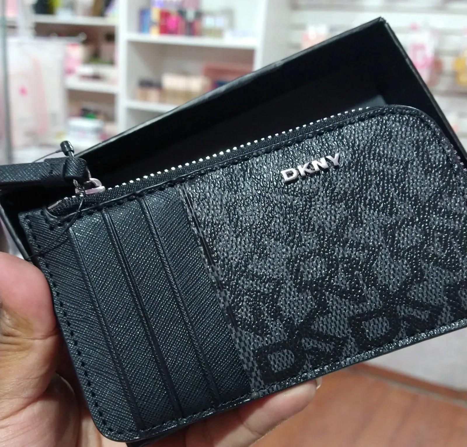 Tarjetero DKNY 2