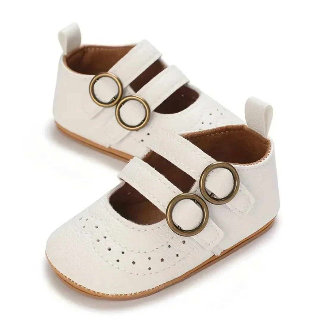 ZAPATITOS BLANCOS 2