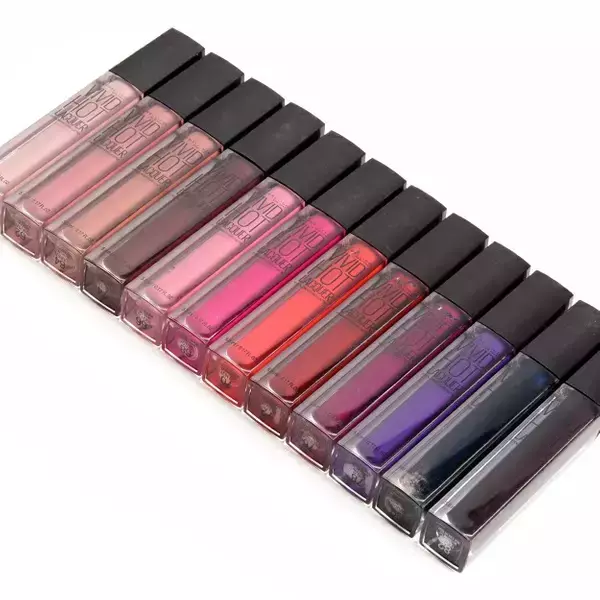 Brillo labial Color Sensational Vivid Hot, varios colores