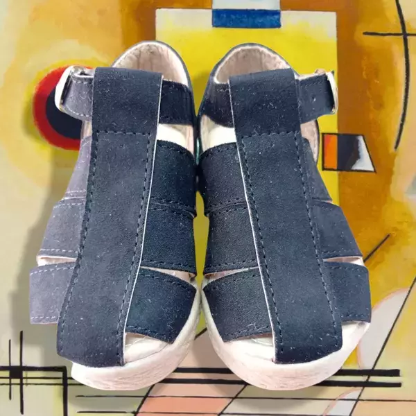 Zapatos para niña, gamuza negra.  2