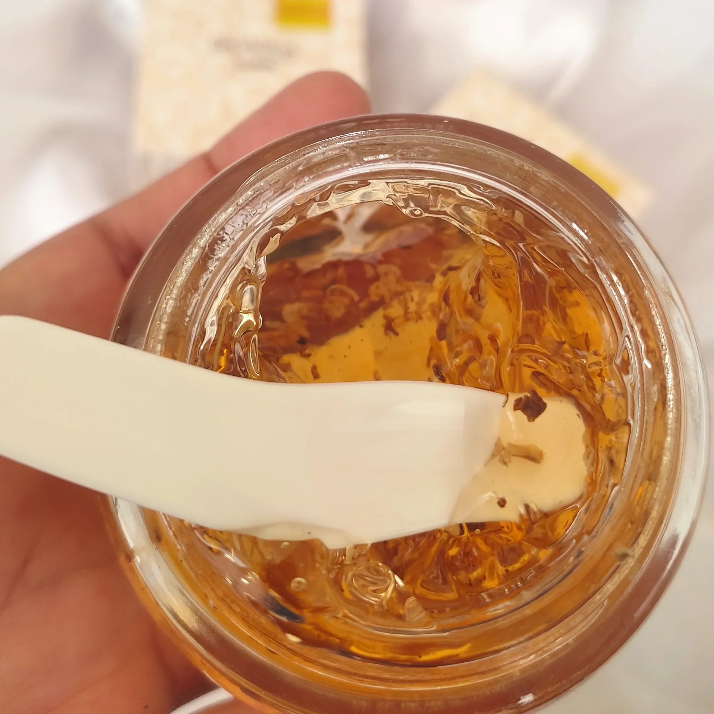 MASCARILLA HIDRATANTE CON PETALOS EN GEL OSMANTHUS 3