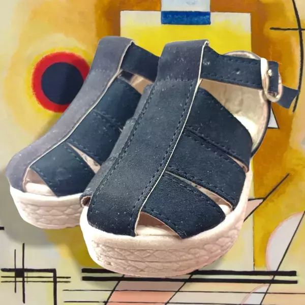 Zapatos para niña, gamuza negra. 
