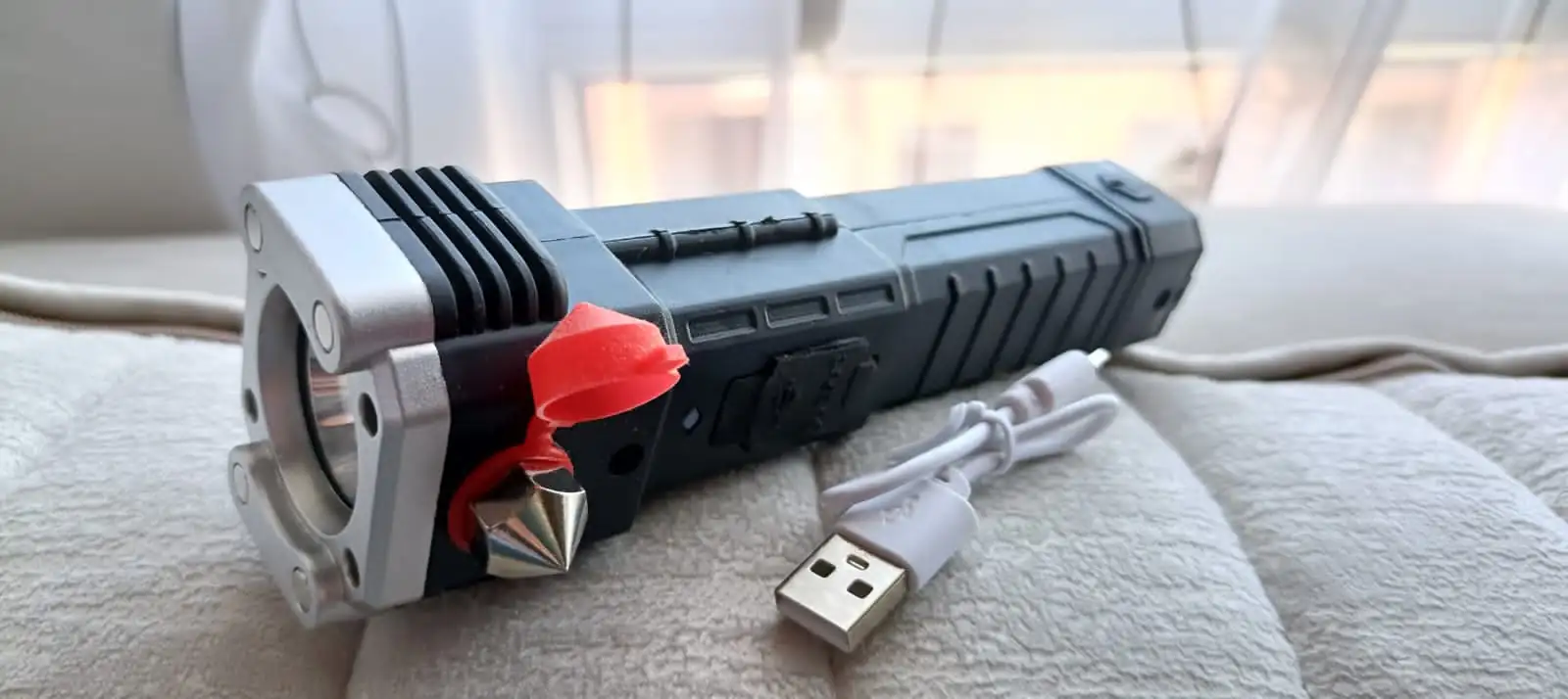 Linterna multiuso 