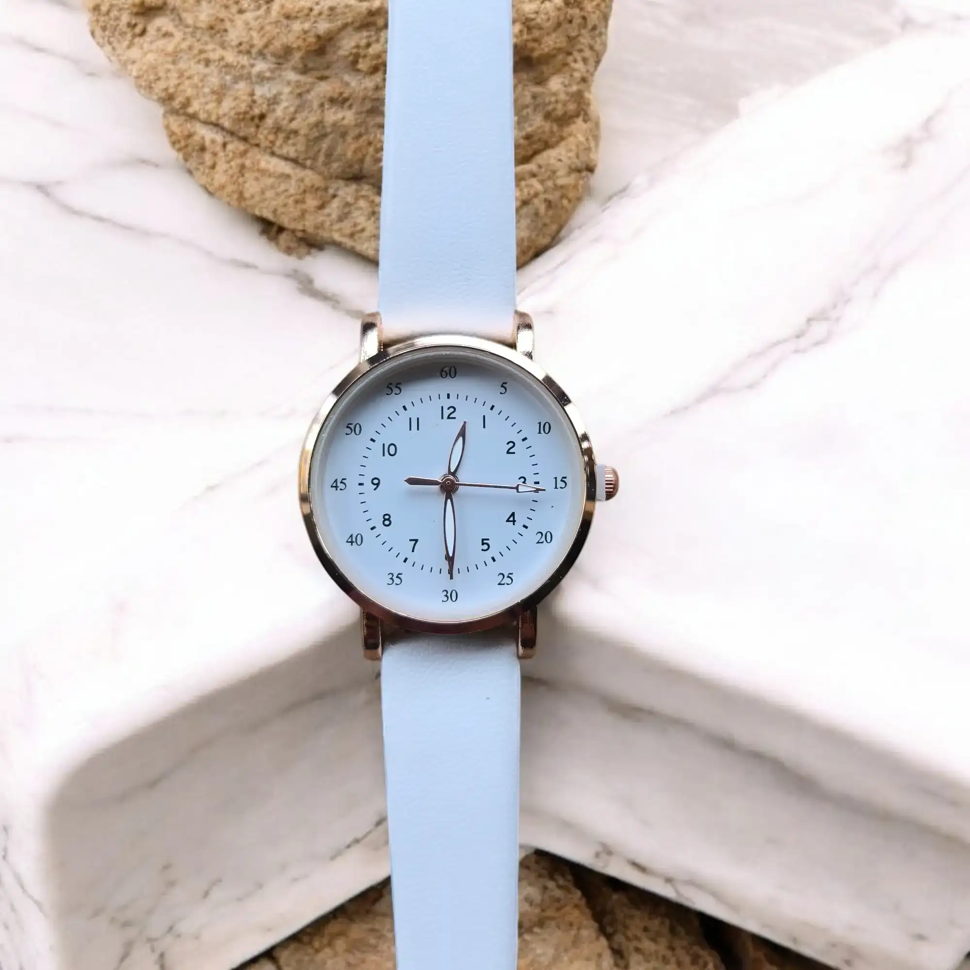 Reloj redondo blanco 2