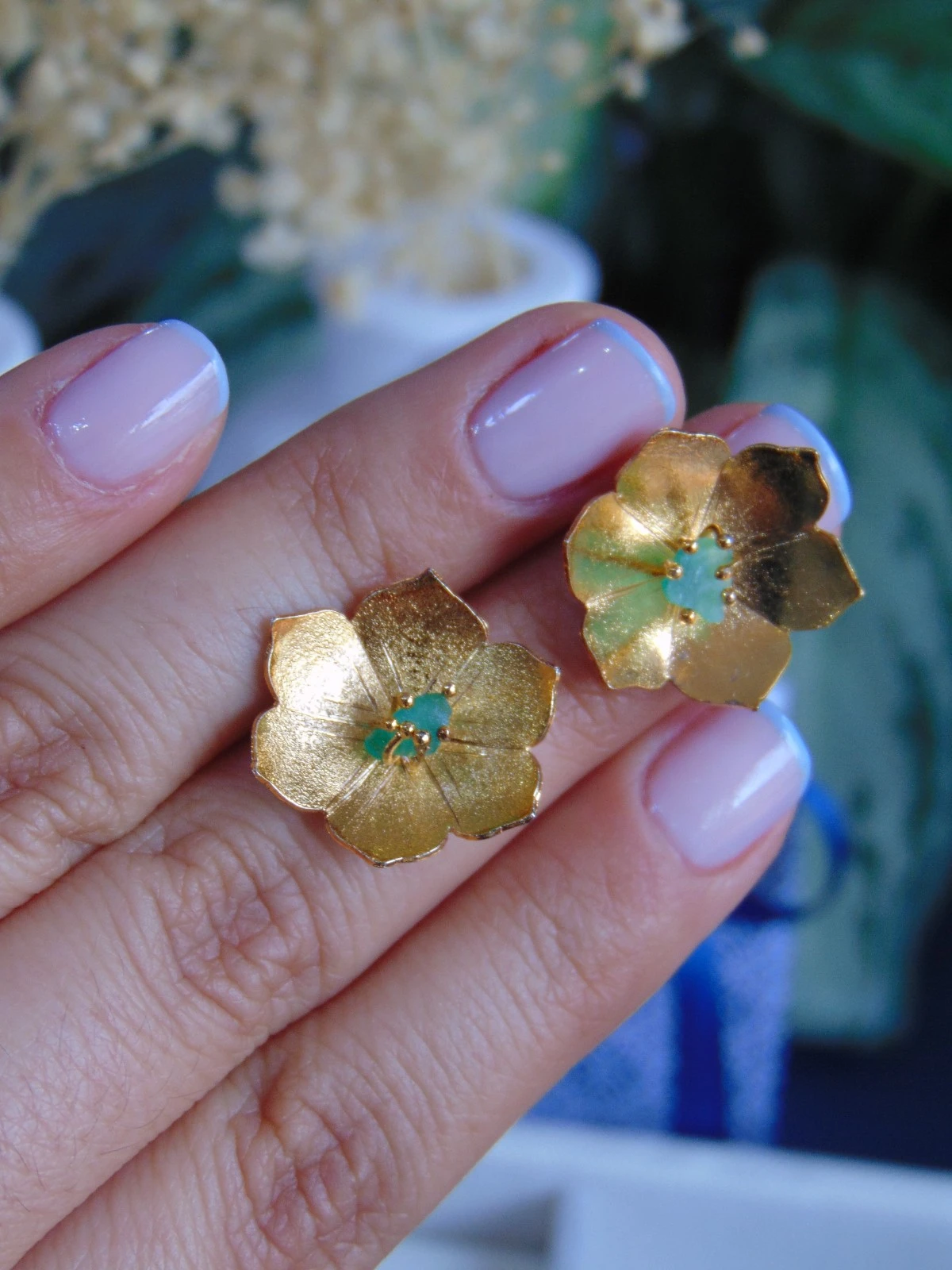 ARETE TOPO BAÑO DE ORO 24K FLOR MURRALLA ESMERALDA 3