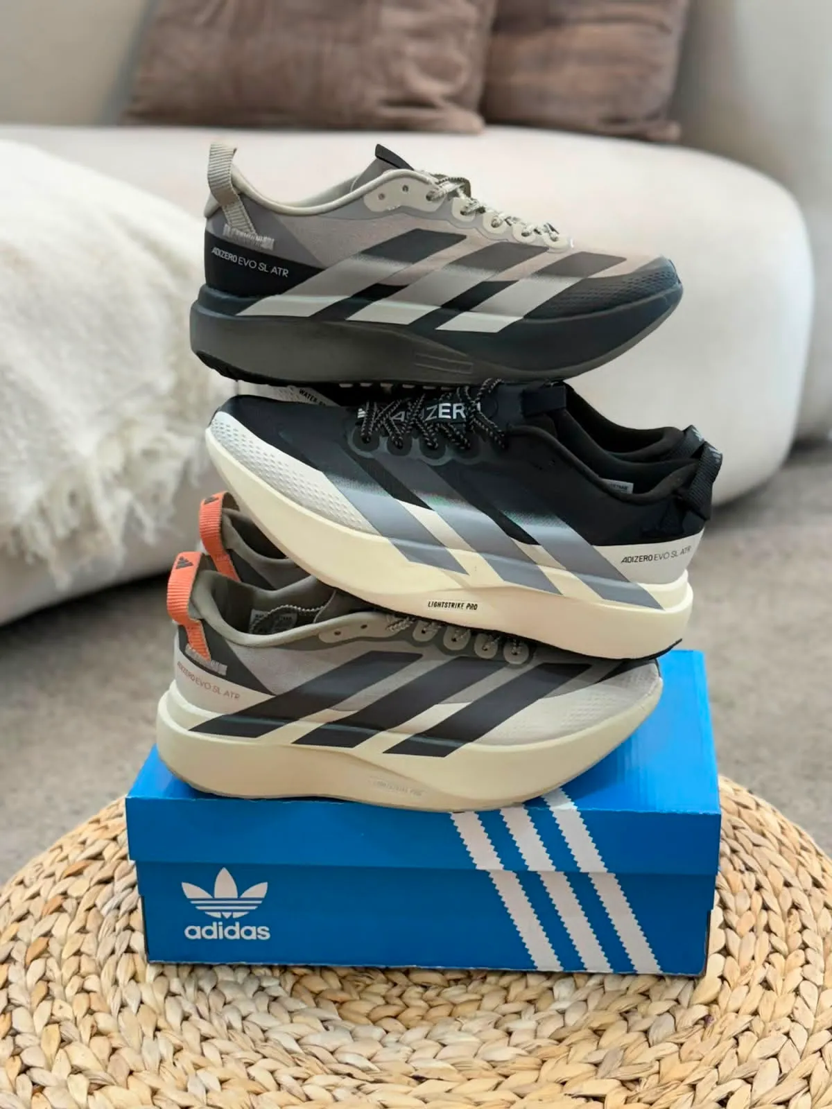 🙋♂️ADIDAS ADIZERO EVO