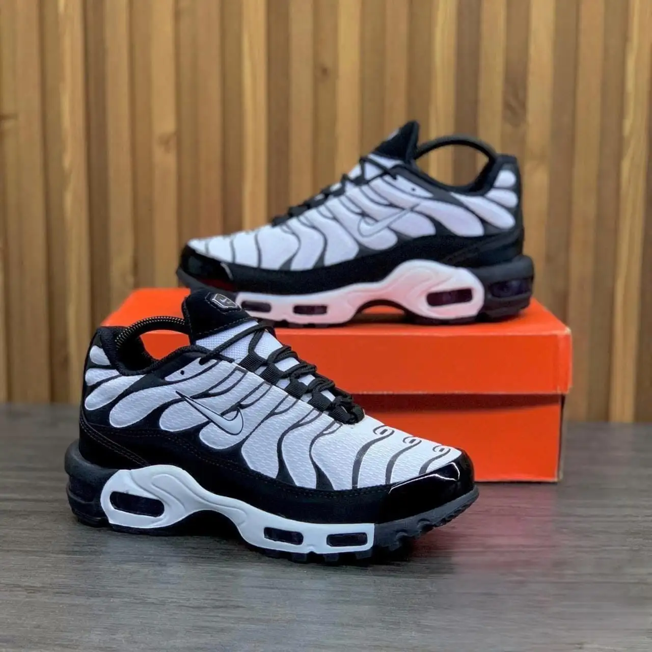 Tenis Nike TN Blanco negro Unisex