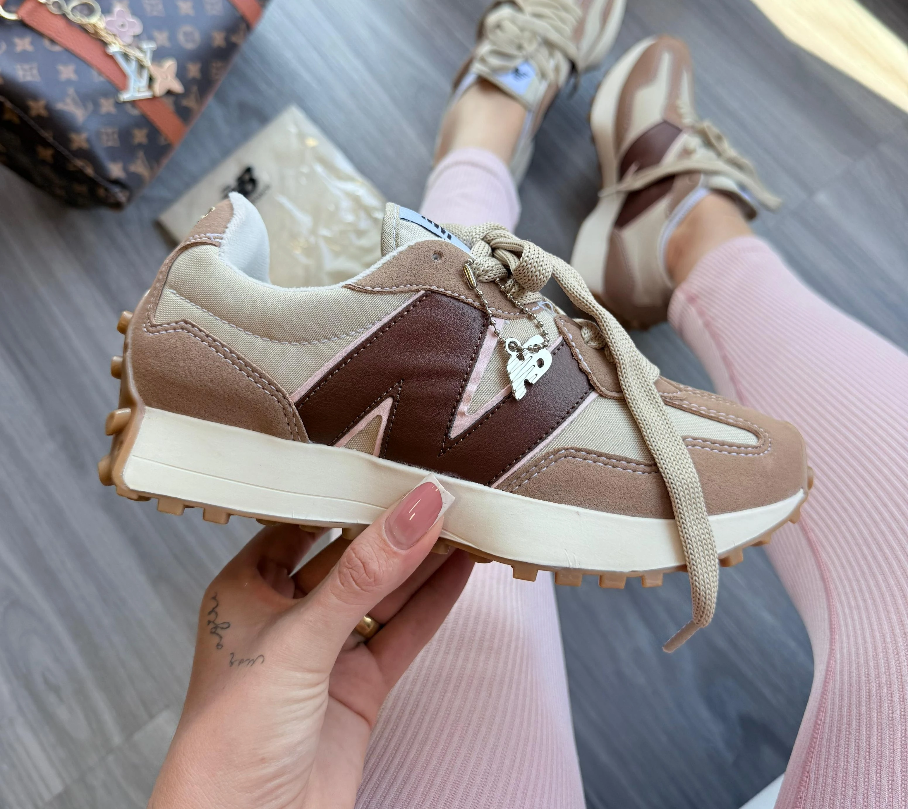TÊNIS NEW BALANCE 327