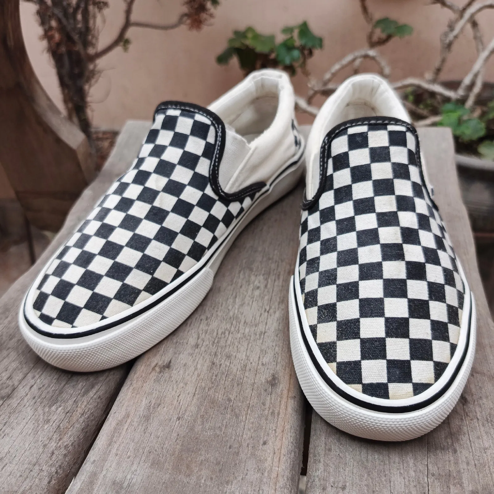 Vans 2