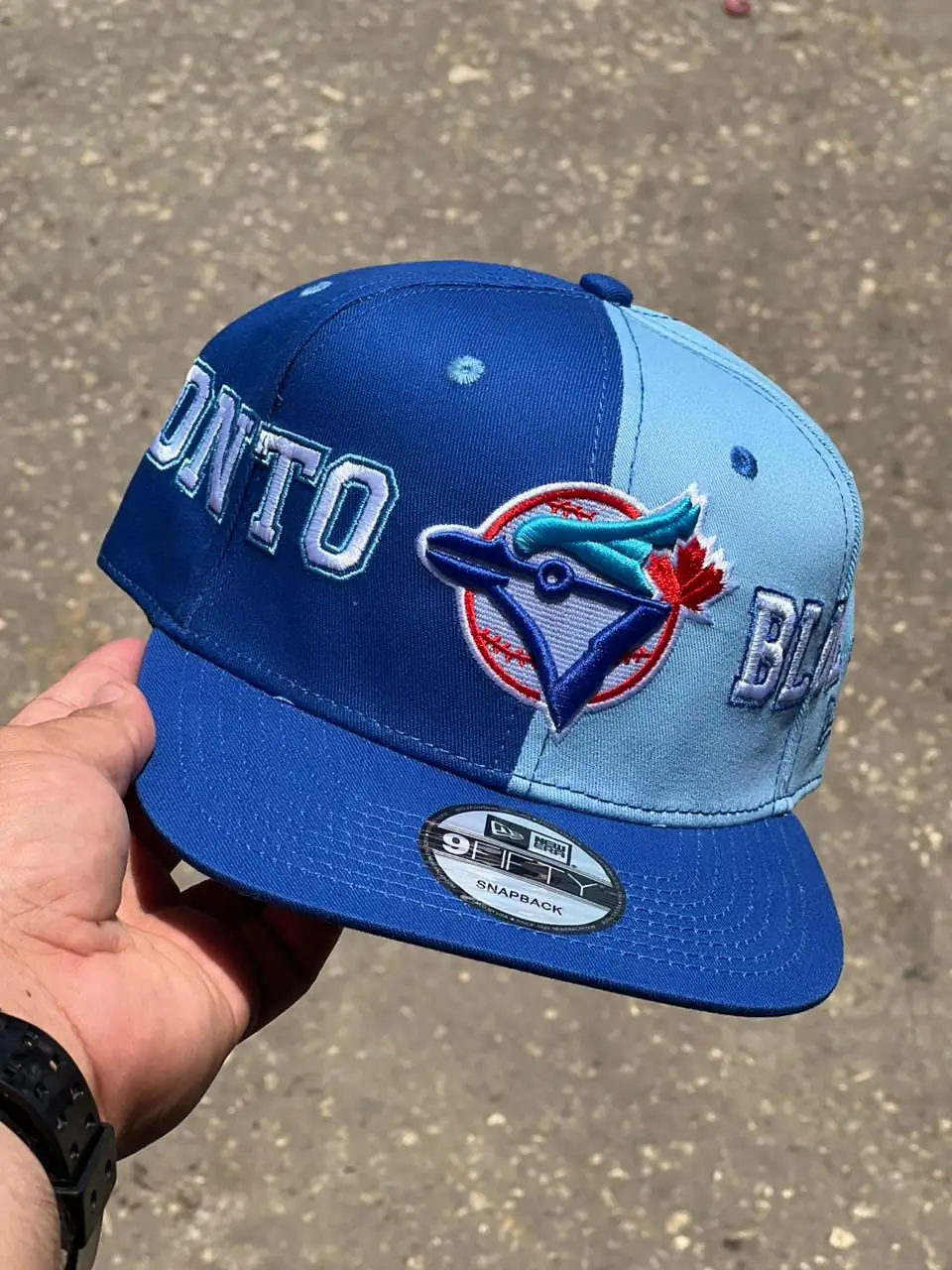 Caps
