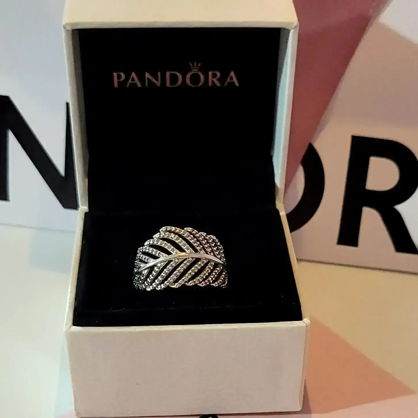 Pandora leaf sparkling silver ring