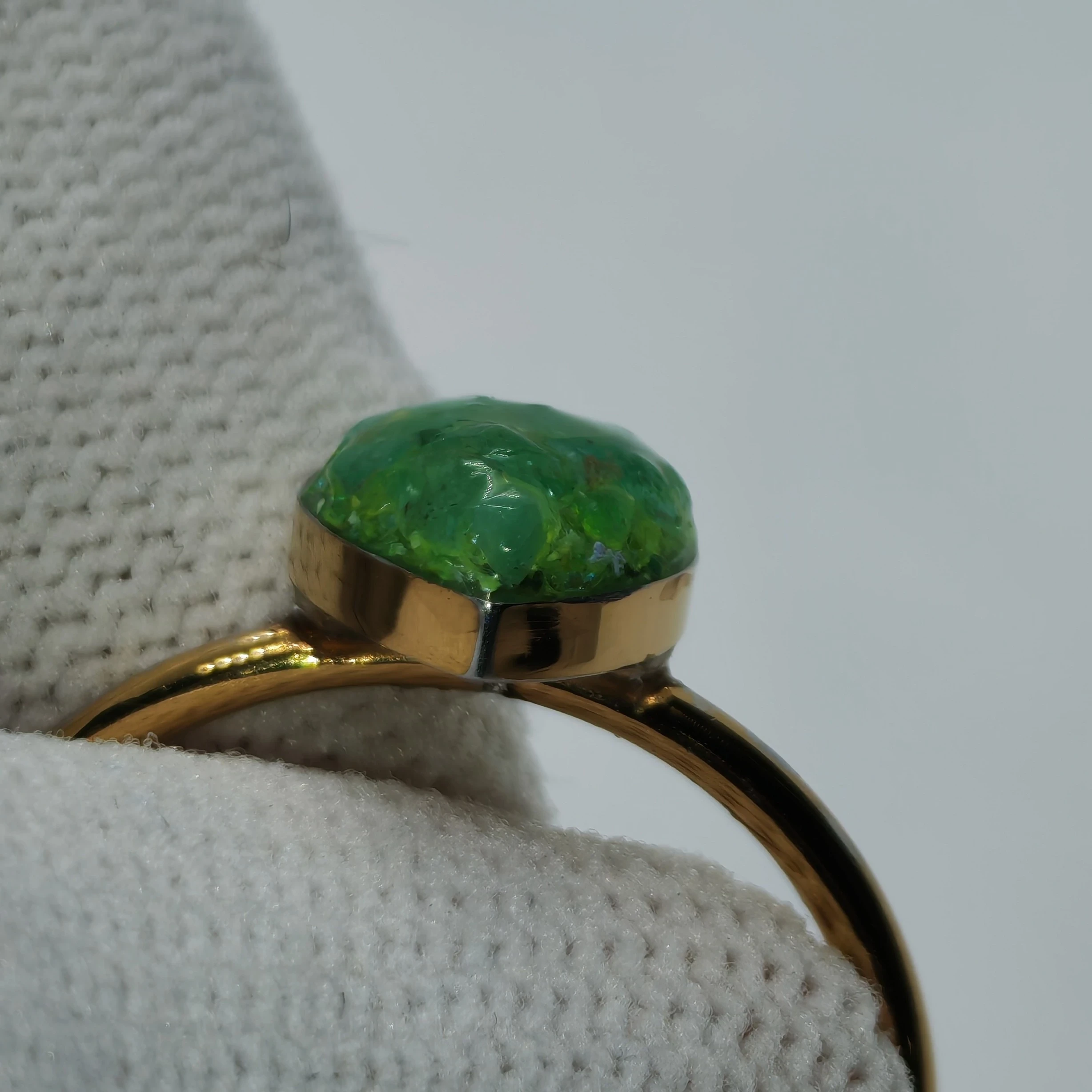 Sortija talla 9 en Esmeraldas y Mica Verde 4