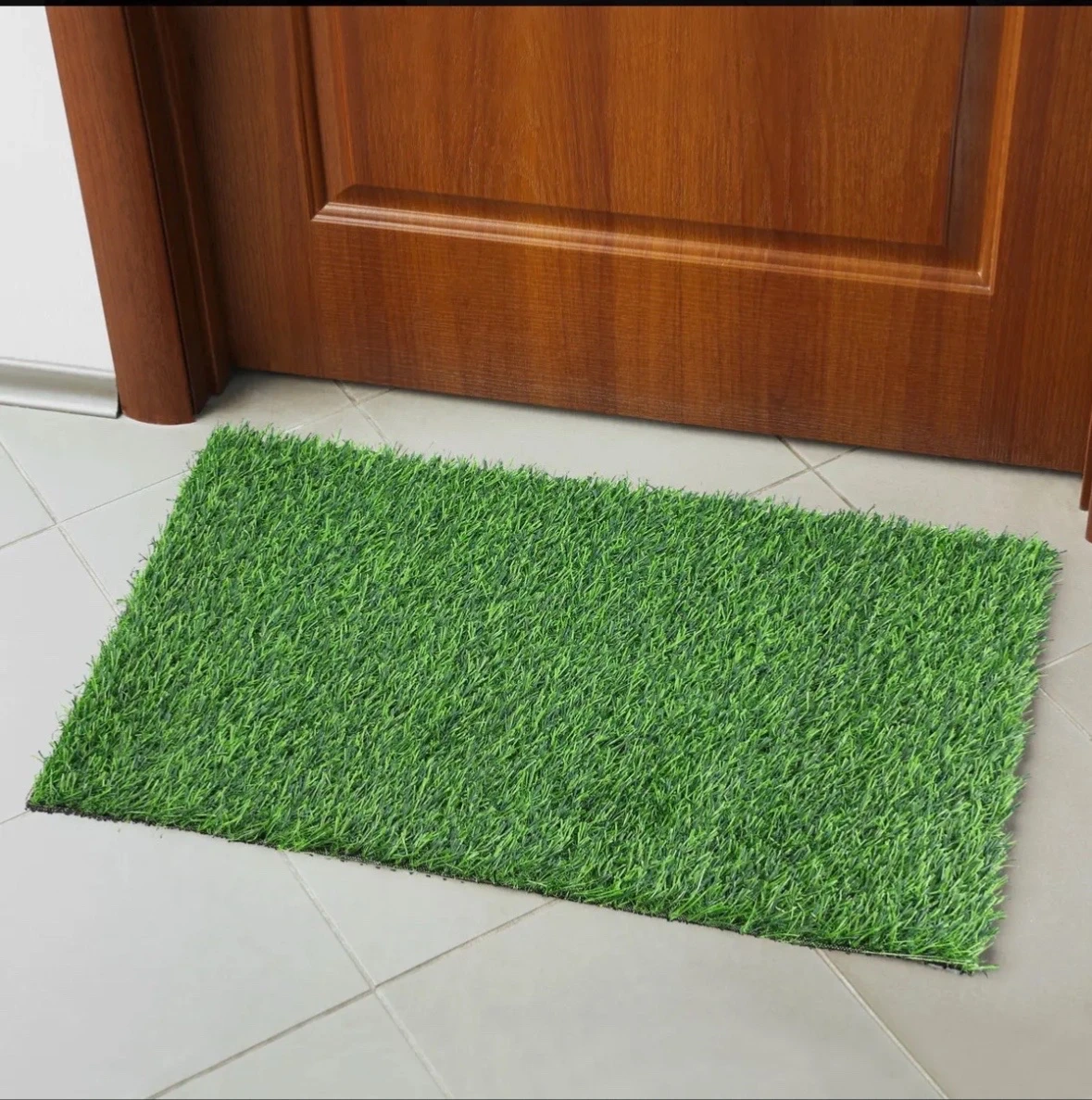 Pasto Sintético en Tapete 40 x 60 cm – Apariencia Natural y Base Antideslizante