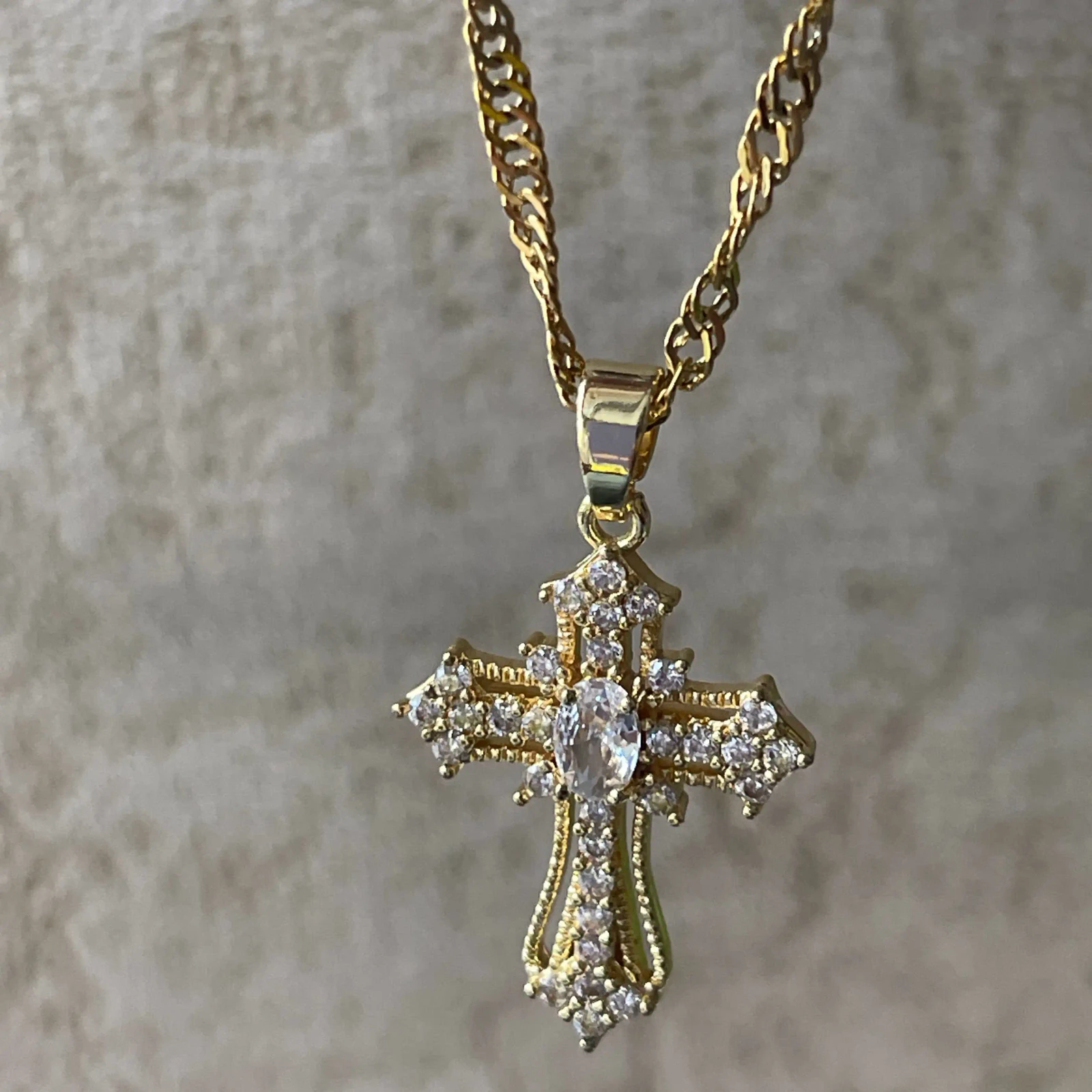 CADENA CRUZ
