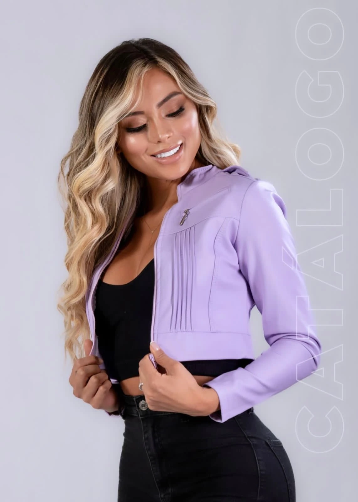Chaqueta en cuerina lila