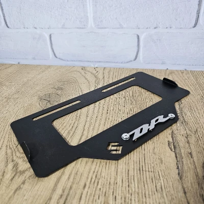 AC DR 150 Porta placa acero negro logo 3d cromado ML