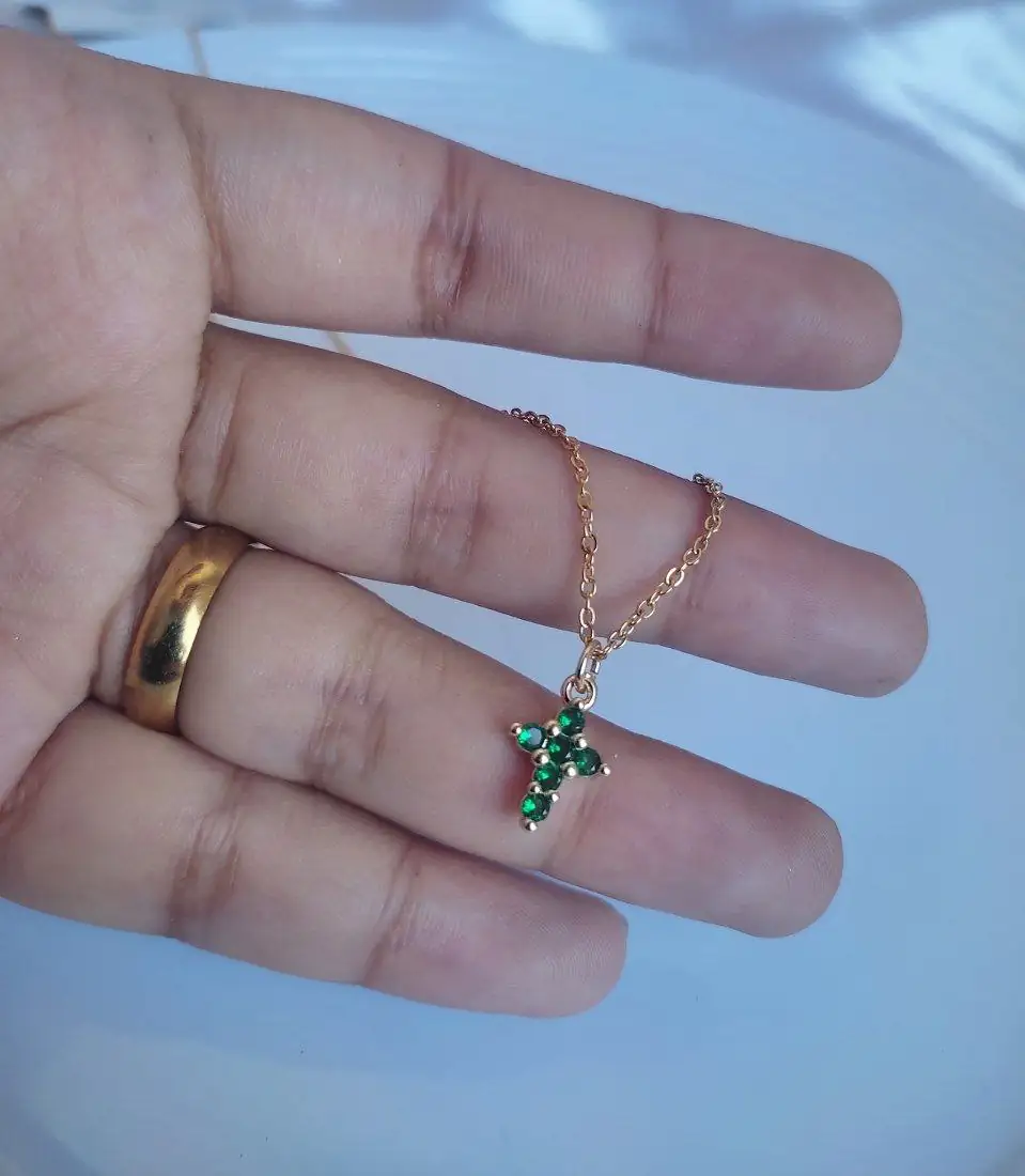 CADENA CRUZ MINI VERDE ESMERALDA