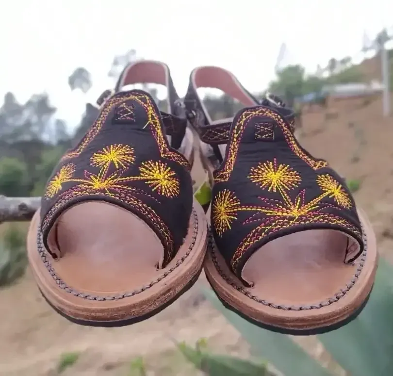 Sandalias color negro para dama 2