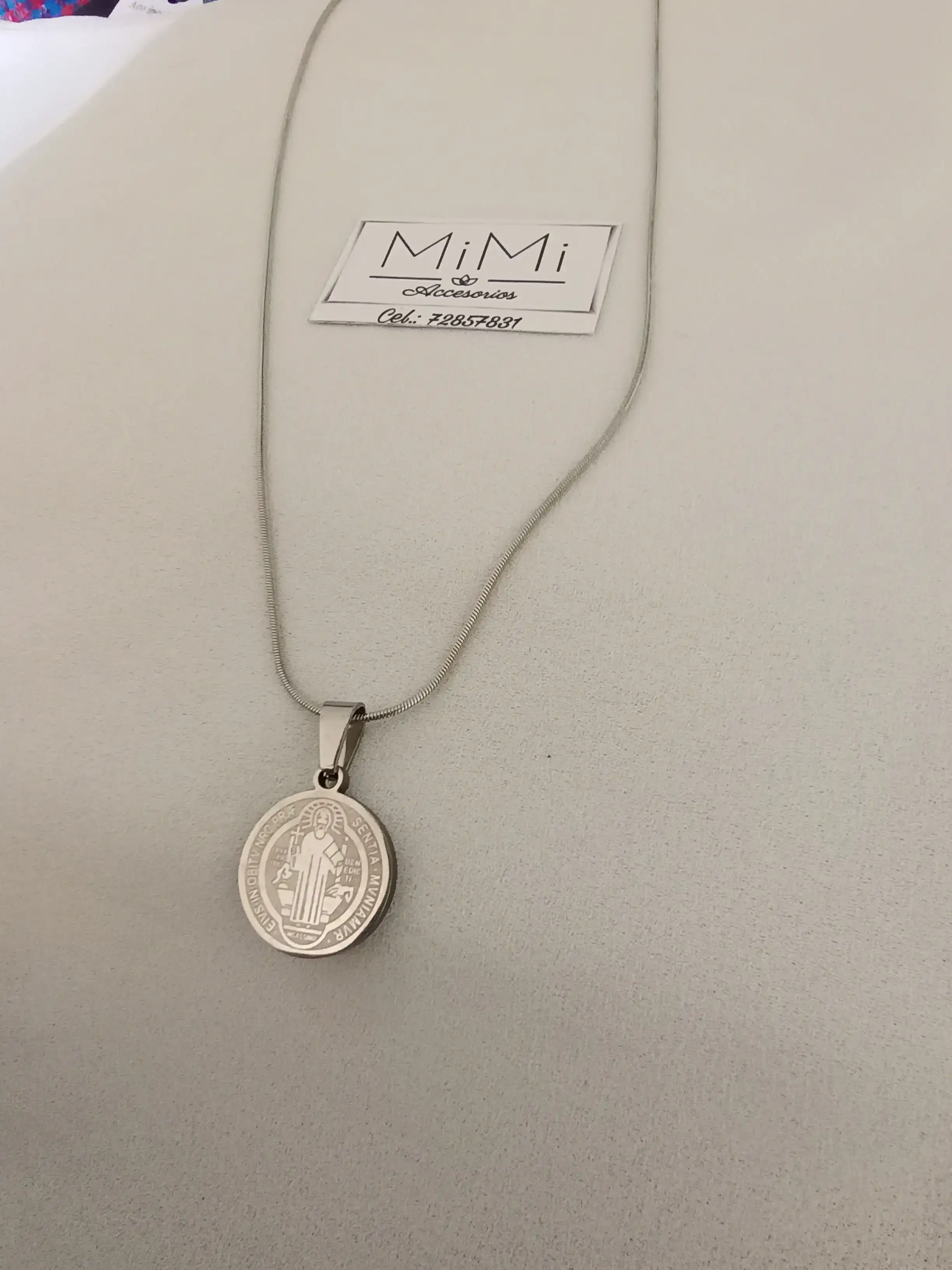 Collar de san Benito en acero inoxidable 