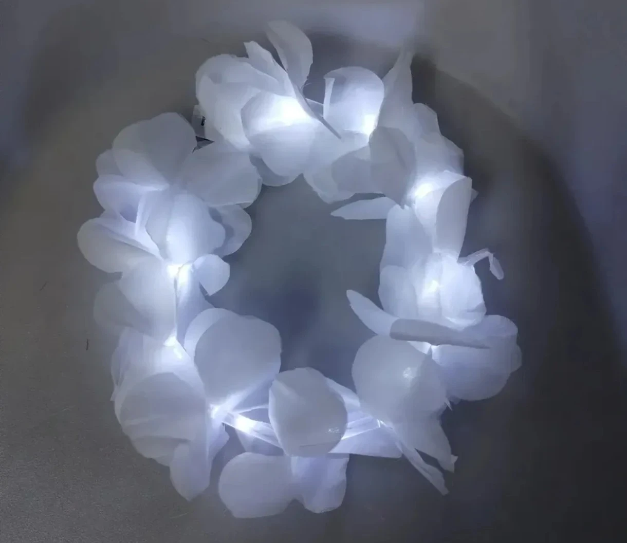 Corona hawaiana luminosa blanca  2