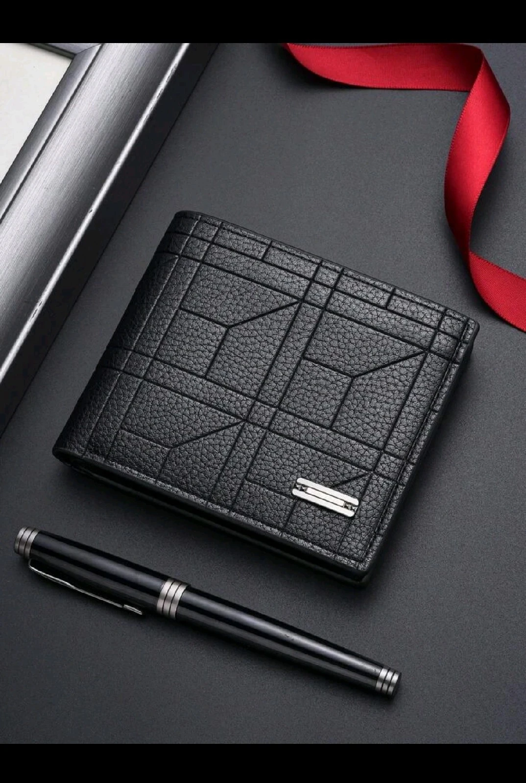 Billetera de Caballero Elegante con Textura Geométrica 8