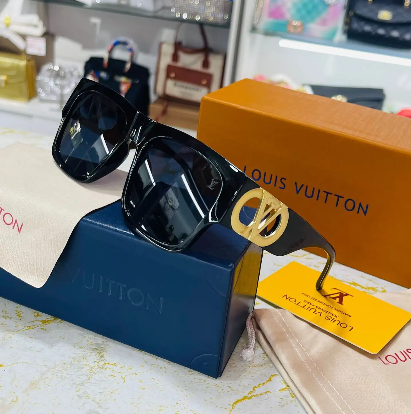 Louis Vuitton 2