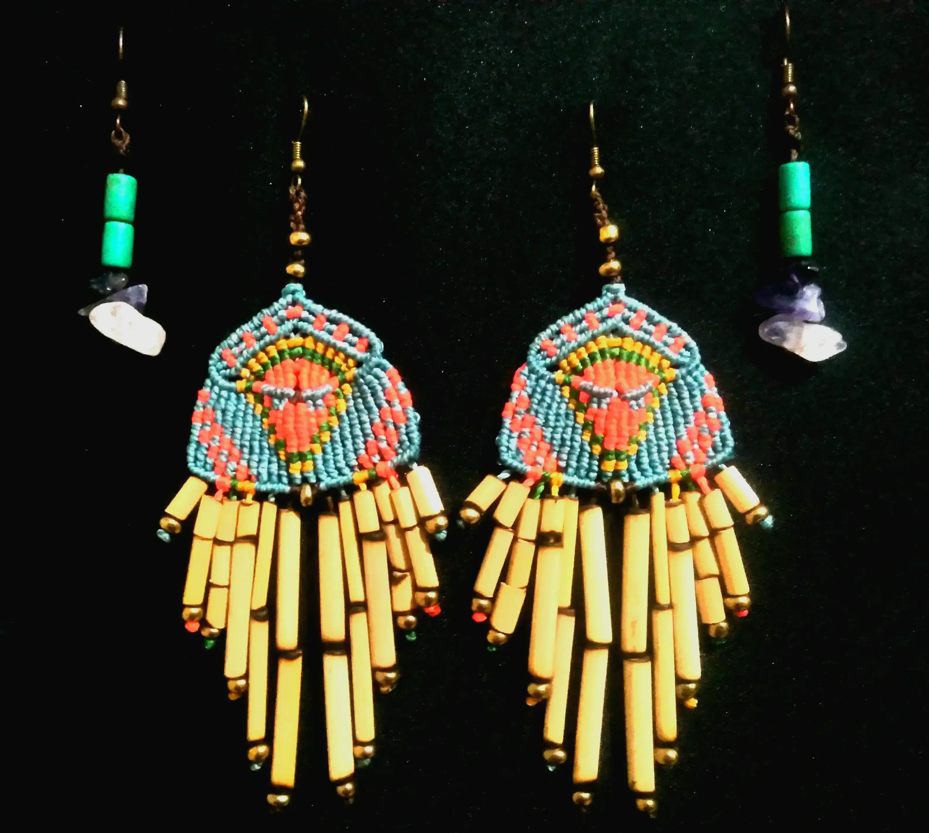 Aretes tejidos y con bambu, diseño Faraom