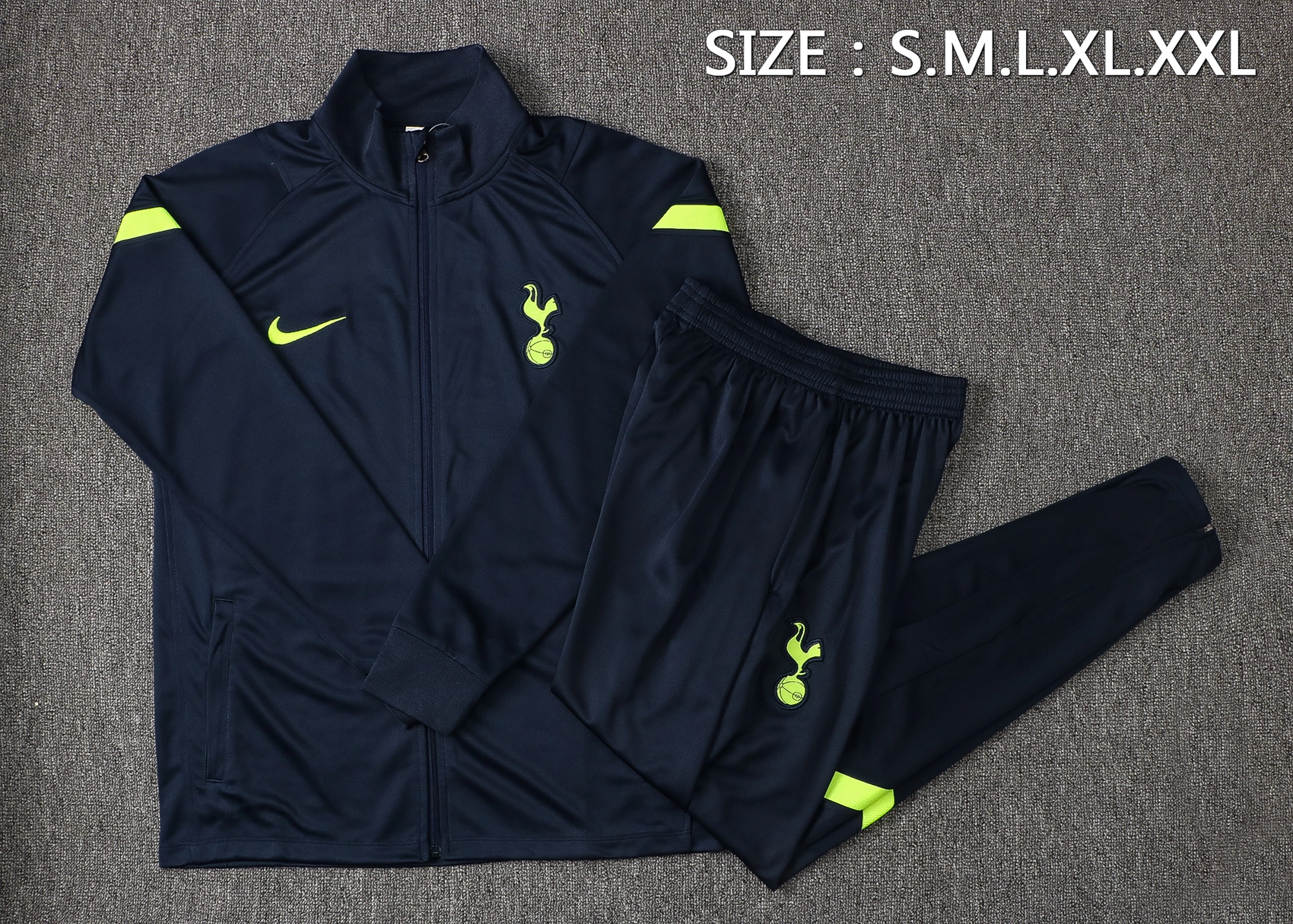 BUZO DEPORTIVO DE PRESENTACION DE TOTTENHAM 2