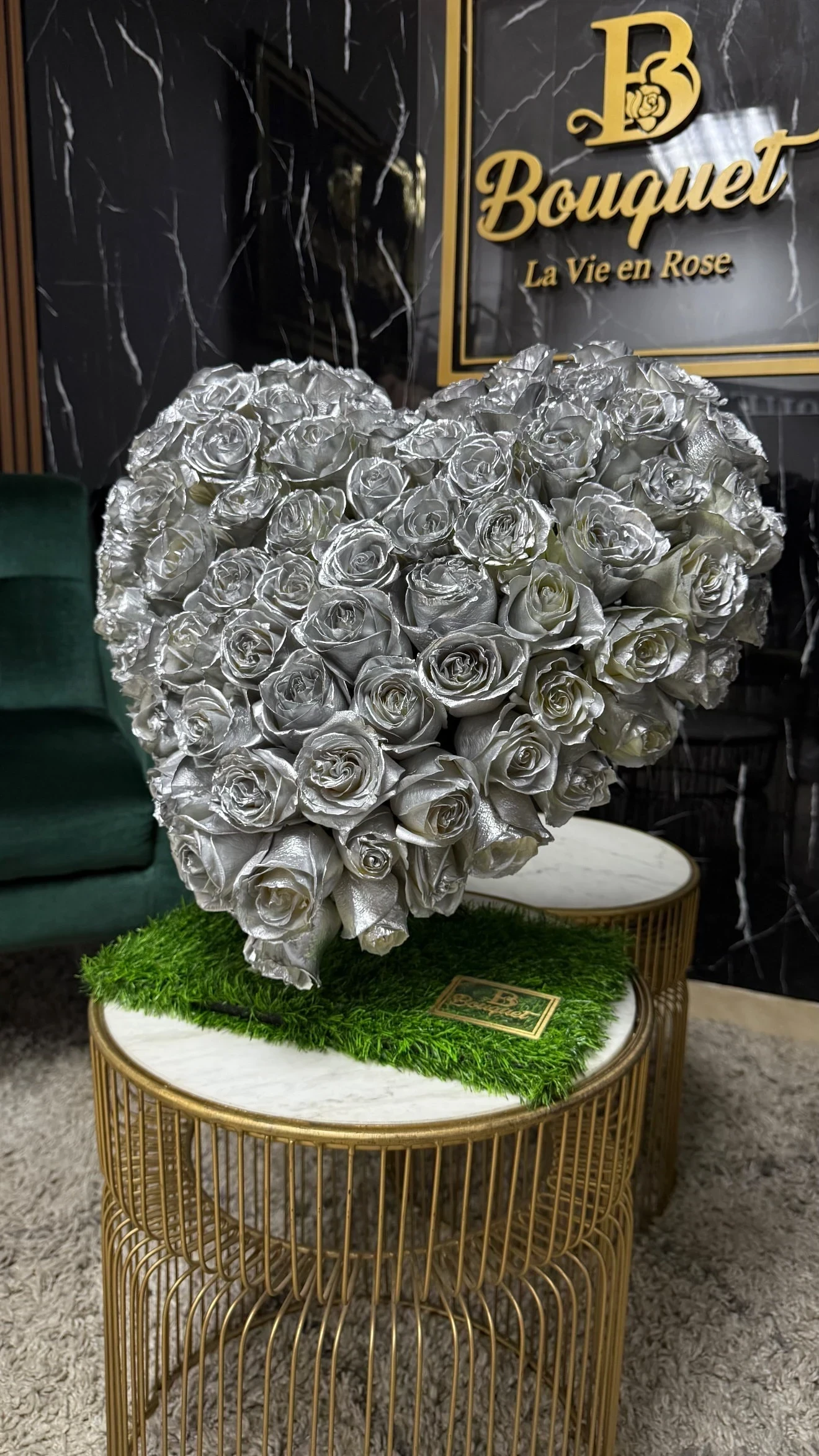 Corazon 3D con base de grama
