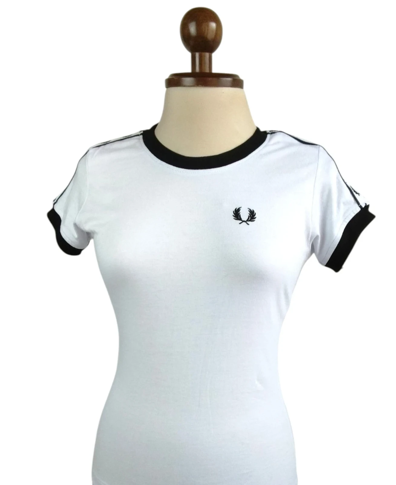 Camiseta  blanca con laureles  2