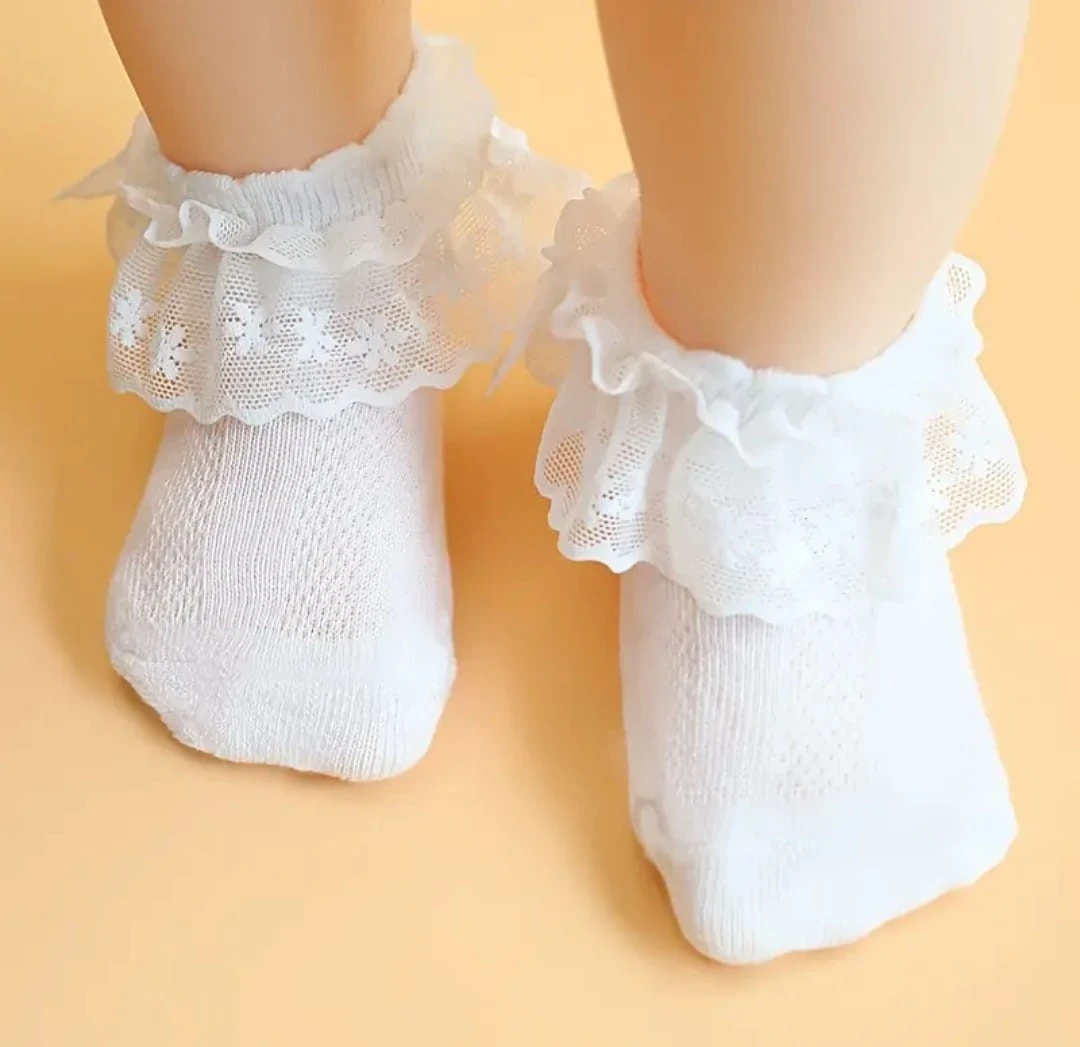 MEDIAS  BLANCAS CORTAS